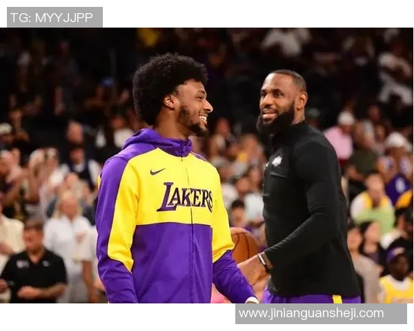 詹姆斯父子同台时刻来临布朗尼正式宣布参加NBA选秀